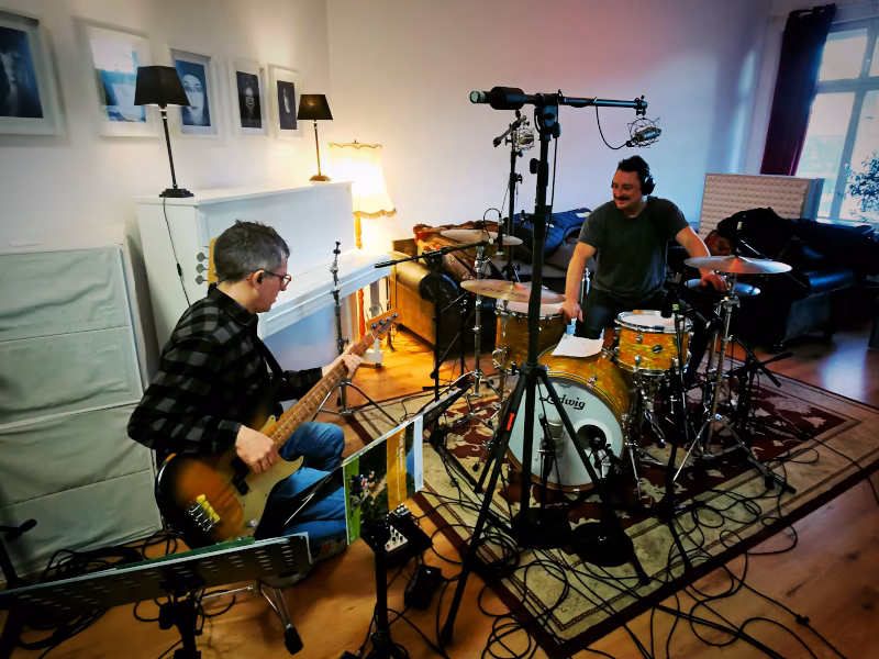 Live-Band-Aufnahme im Hot Milk Studio