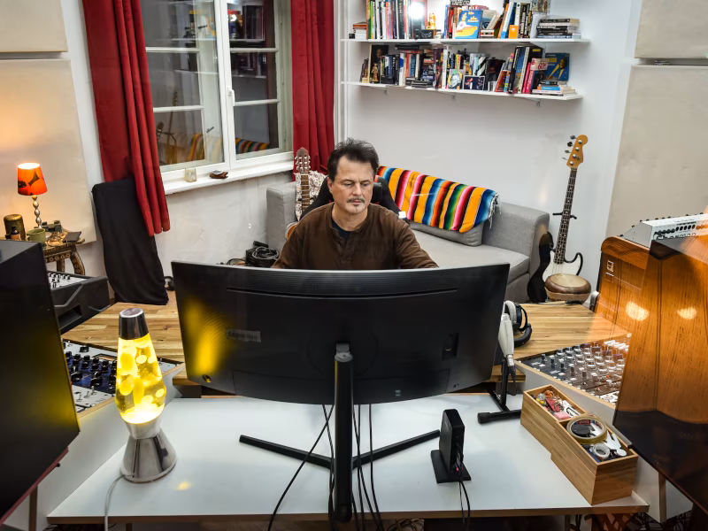 Robert Cummings producing a session at the control room desk of Hot Milk Studio Berlin