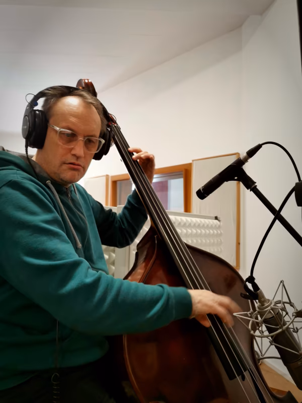 Tom Götze — Kontrabass — Matej Korbelič Quintet at Hot Milk Studio