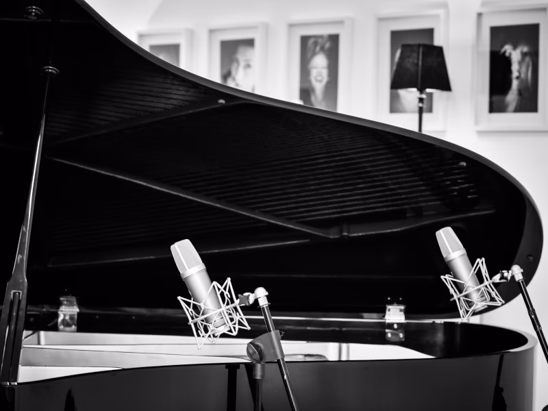 Microphones positioned on the Yamaha G5 grand piano during a jazz session at Hot Milk Studio